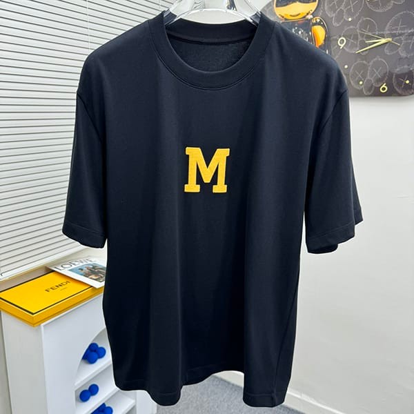 売上総額１位！モンクレール n級品 ロゴ コットン クルーネック Tシャツ 2色 moe09582